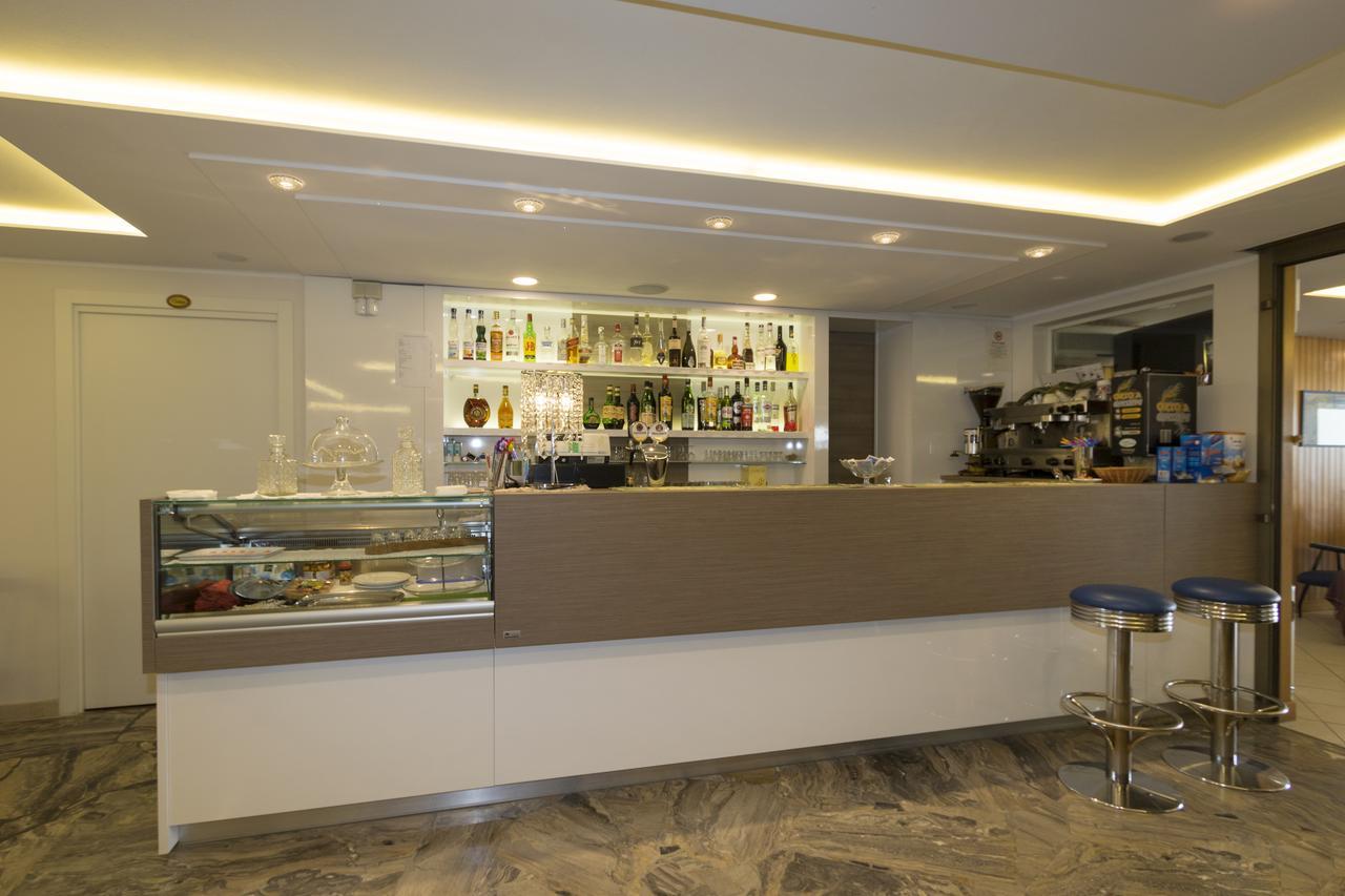 Hotel Marco Polo Bellaria-Igea Marina Esterno foto